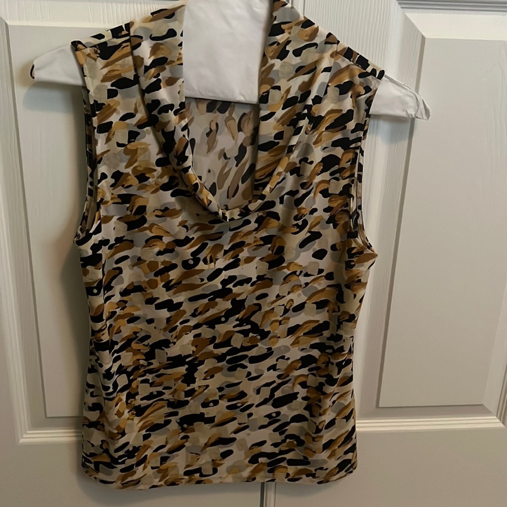 Medium women’s TAHARI Arthur S Levine sleeveless top